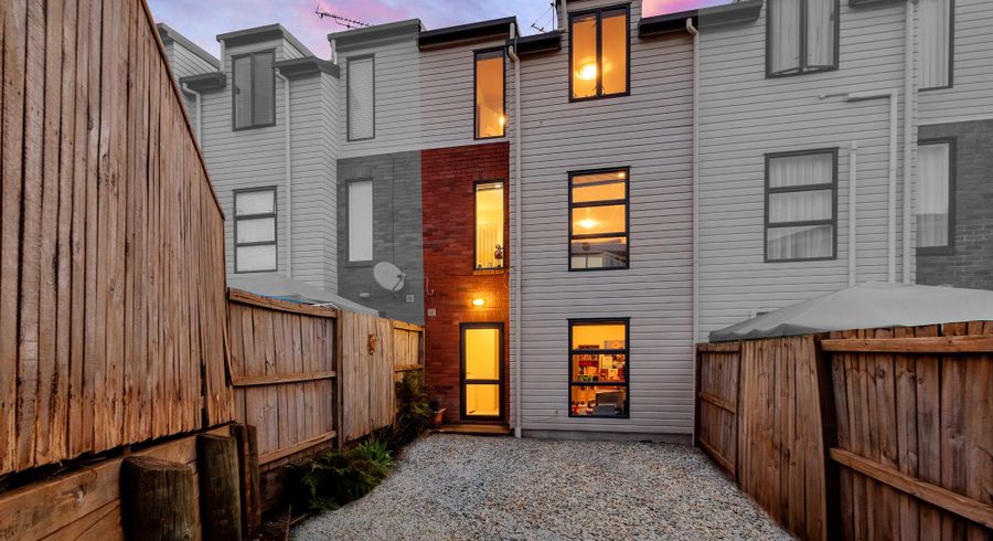  at 35 Barnea Circle, Glen Eden, Auckland