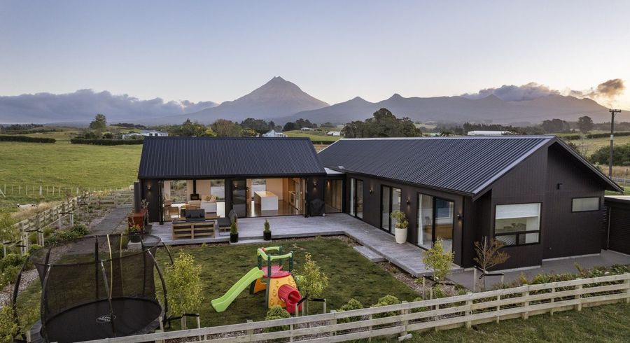  at 589 Kent Road, Egmont Village, New Plymouth, Taranaki