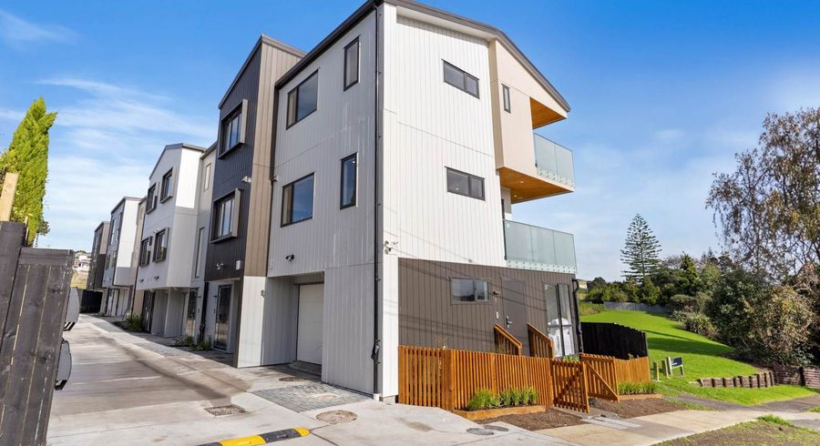  at 3/61 Clayburn Road, Glen Eden, Auckland