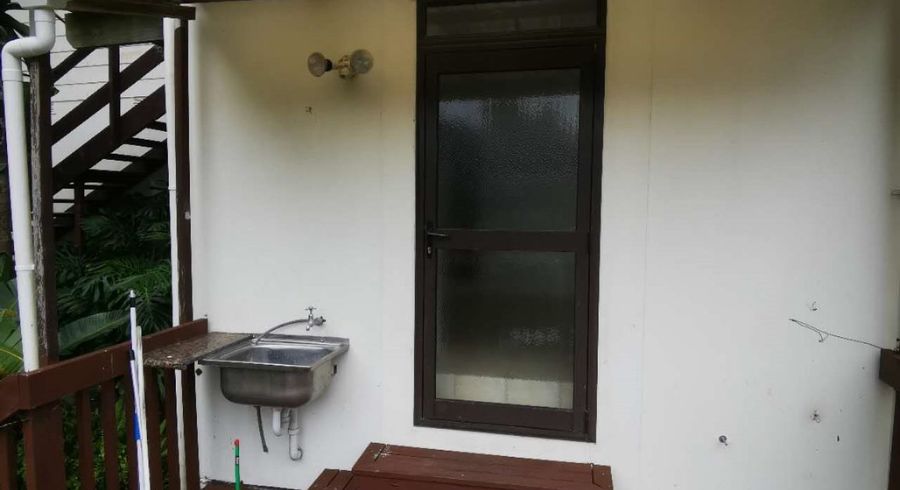  at Flat/58 Powrie st, Glenfield, North Shore City, Auckland