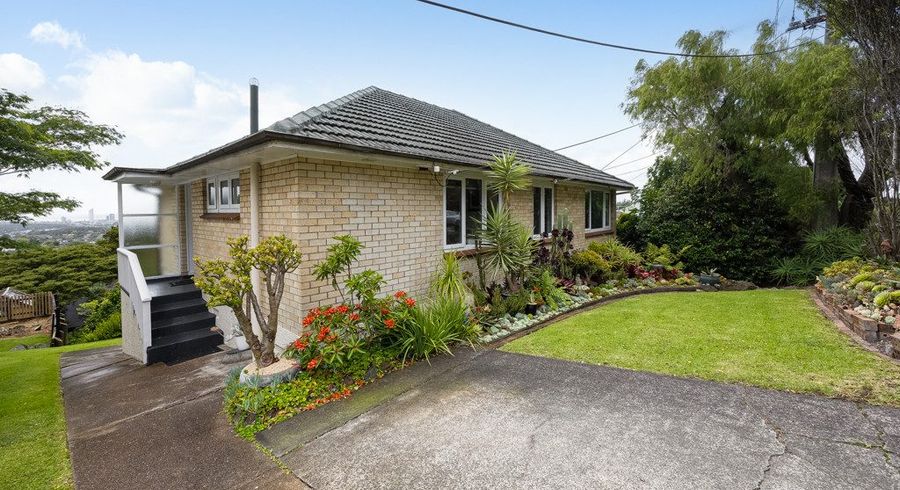  at 175 Glenfield Road, Hillcrest, North Shore City, Auckland