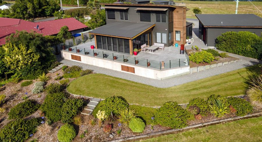  at 147 Downs Road, Geraldine Downs