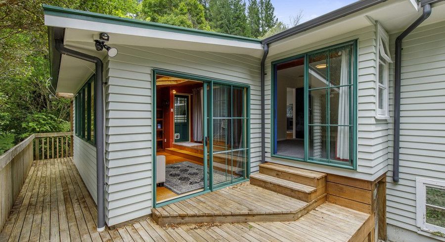  at 35 Wyndham Road, Pinehaven, Upper Hutt, Wellington