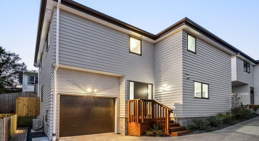  at 61B Totaravale Drive, Totara Vale, North Shore City, Auckland