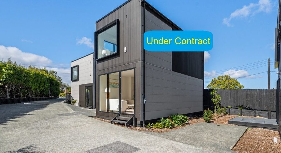  at 2/10 Hutchinsons Road, Bucklands Beach, Manukau City, Auckland