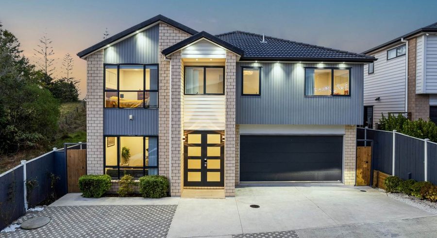  at 8 Arahanga Road, Flat Bush, Manukau City, Auckland
