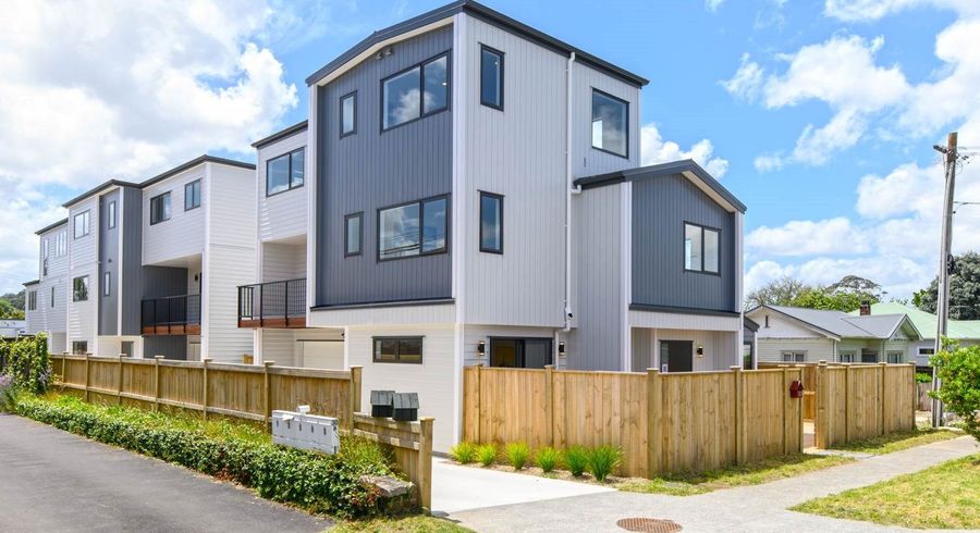  at 32A Ennismore Road, Mount Albert, Auckland