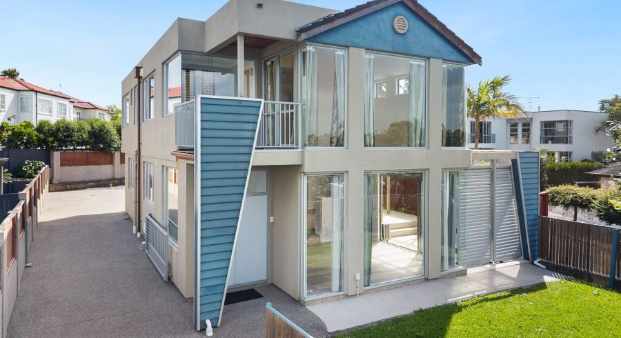  at 10 Lupetti Rise, West Harbour, Waitakere City, Auckland