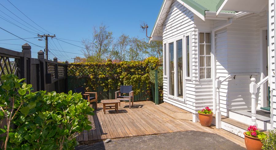  at 9 Dasent Street, Karori, Wellington