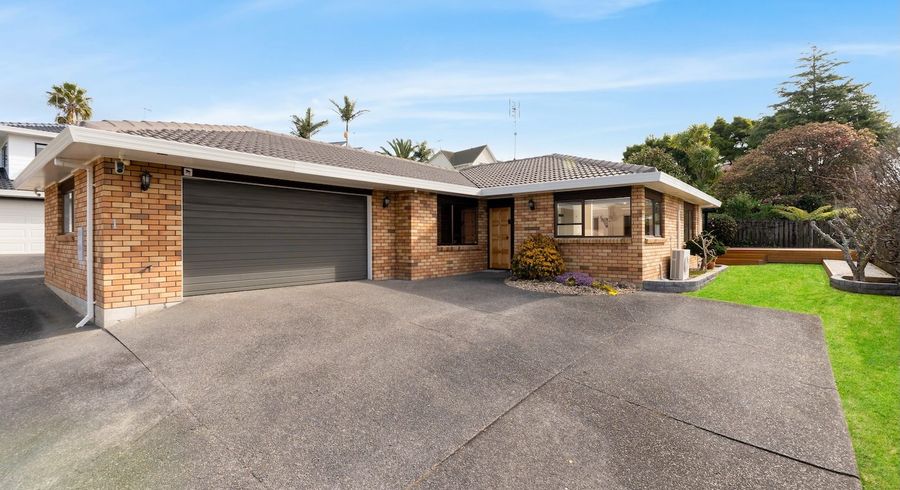  at 1/66 Picasso Drive, West Harbour, Auckland