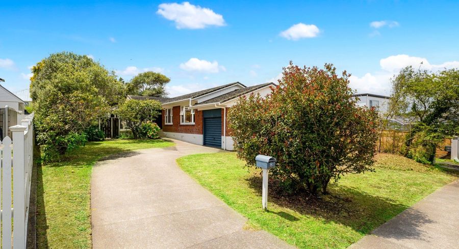  at 8 Sorrel Crescent, Bucklands Beach, Auckland