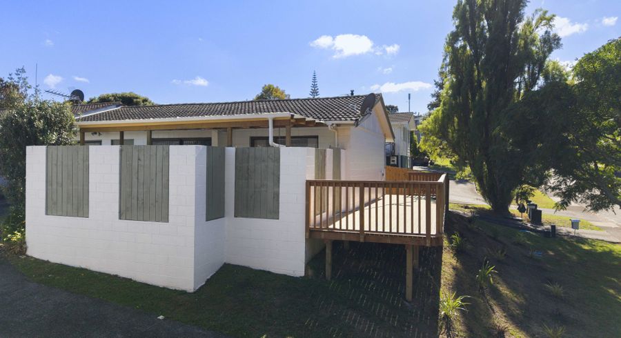  at 1/37 Simon Ellice Drive, Bayview, Auckland