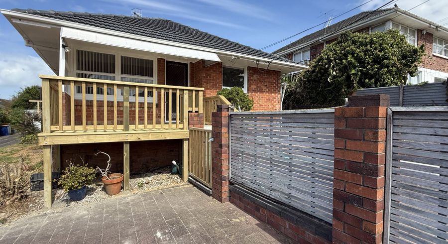  at 1/40 Ocean View Rd, Northcote, North Shore City, Auckland