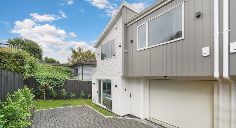  at 33a Riverhills Avenue, Pakuranga Heights, Manukau City, Auckland