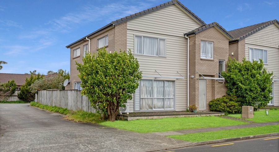  at 34 Salford Crescent, Flat Bush, Auckland