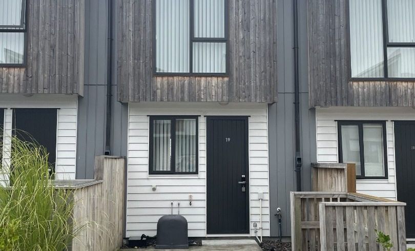  at 19 Mahalo Avenue, Manukau, Manukau City, Auckland