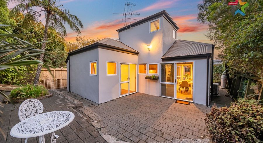  at 2/196 Dowse Drive, Maungaraki, Lower Hutt