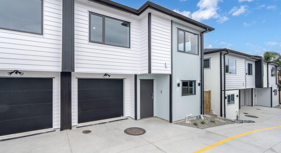  at 2/69 Angelo Avenue, Howick, Manukau City, Auckland