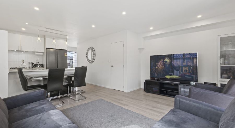  at 83 Thomas Road, Flat Bush, Manukau City, Auckland