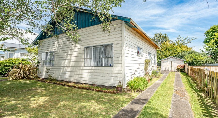  at 11 Field Street, Aramoho, Whanganui, Manawatu / Whanganui