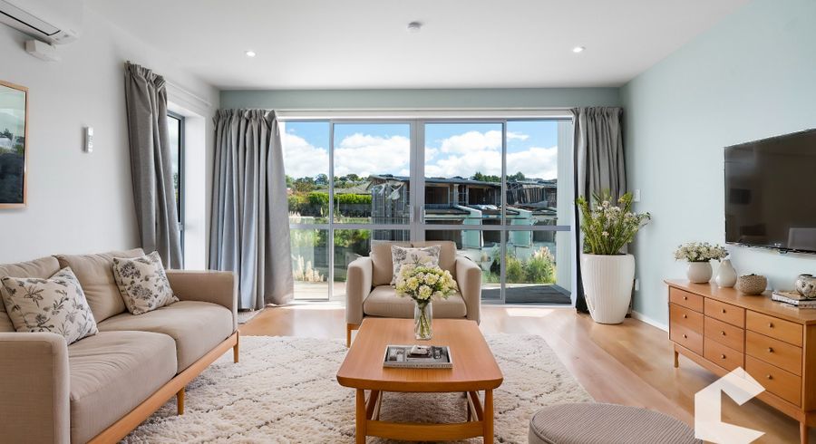  at 5/ 10 Vinifera Place, Albany, North Shore City, Auckland