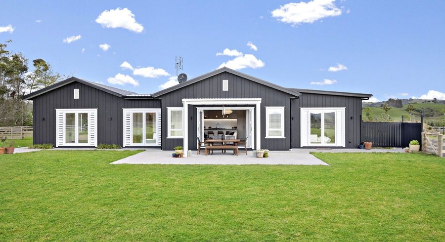  at 118 Tourist Road, Papakura