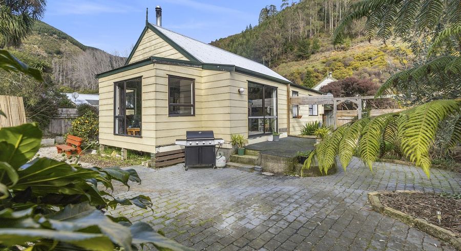  at 2/211 Brook Street, The Brook, Nelson
