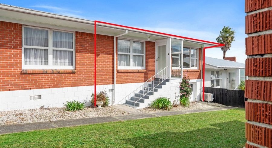  at 2/619 Beach Road, Rothesay Bay, North Shore City, Auckland