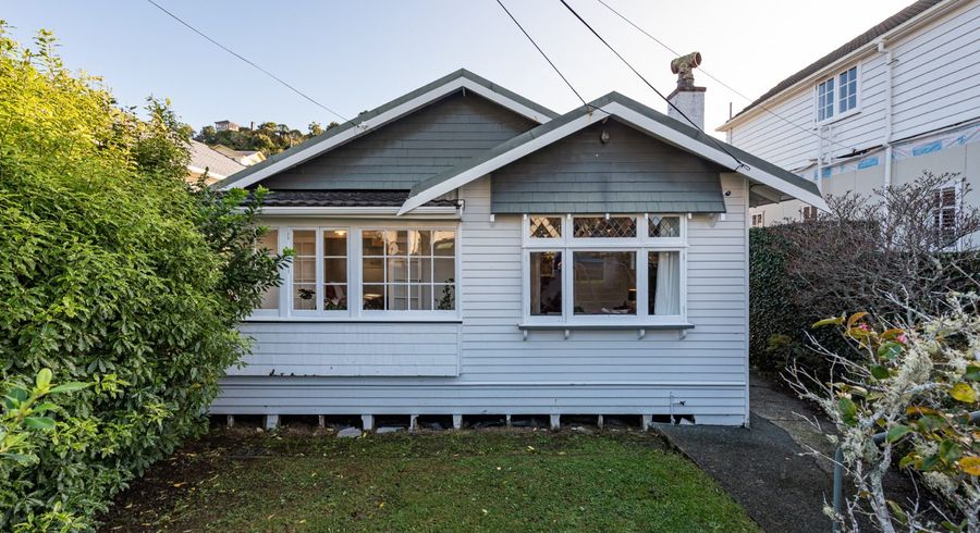  at 6 Friend Street, Karori, Wellington, Wellington