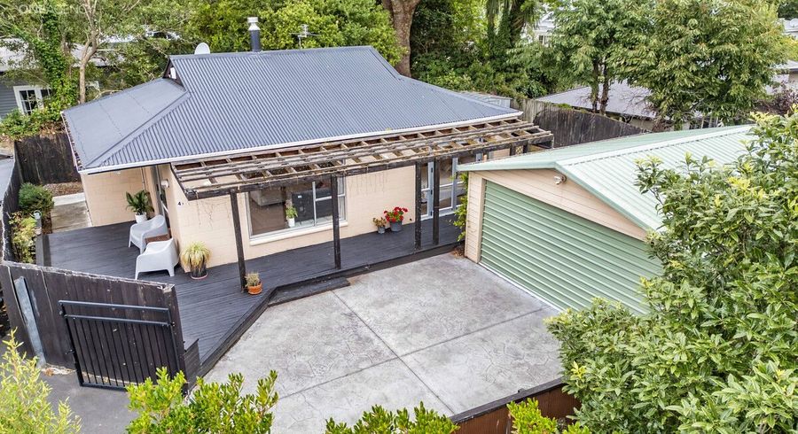  at 2/4A Burnbrae Street, Saint Martins, Christchurch