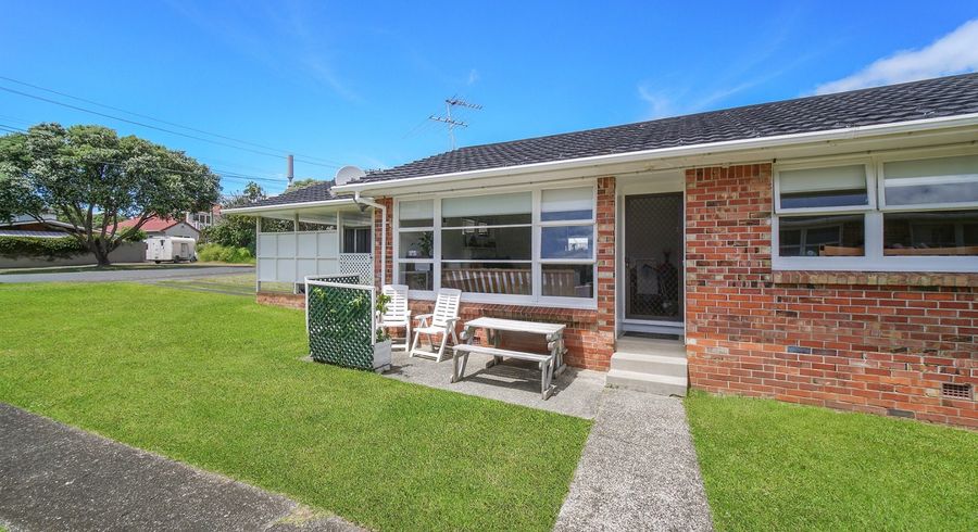  at 6/2 Saltburn Road, Milford, North Shore City, Auckland