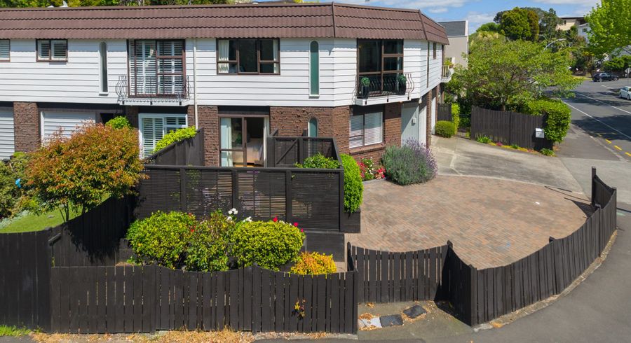  at 2/47 Vale Road, St Heliers, Auckland