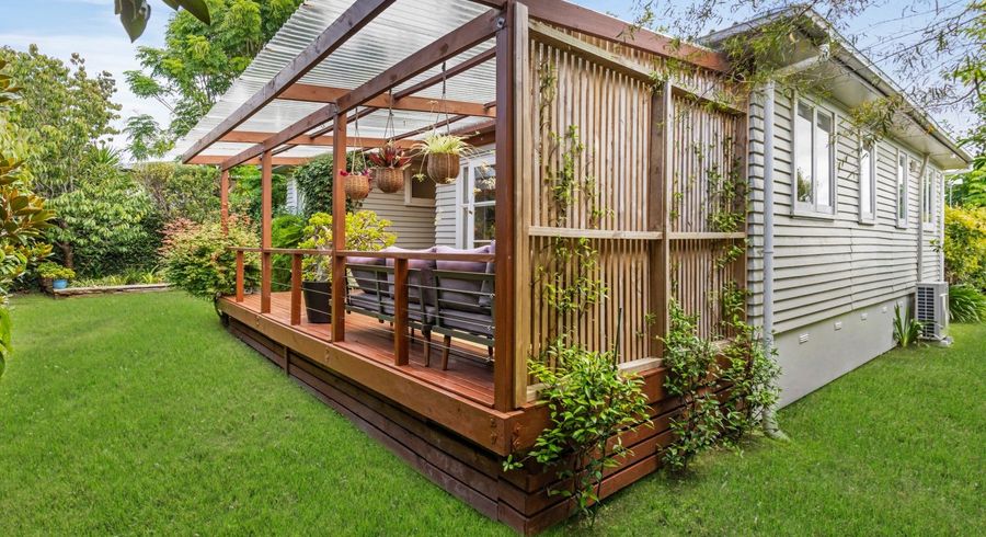  at 4B Lancaster Road, Beach Haven, Auckland