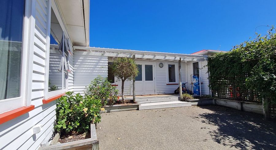  at 18 Martin Road, Paraparaumu Beach, Kapiti Coast, Wellington