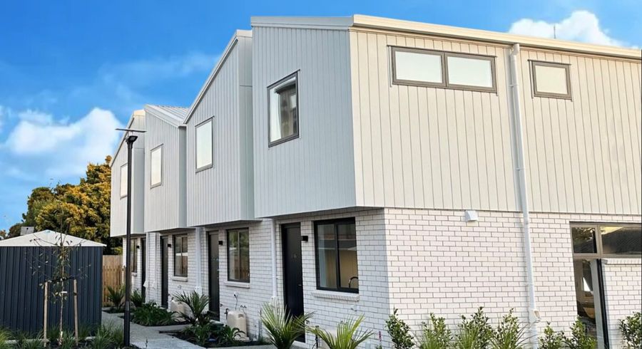  at 2/46 Normandy Place, Henderson, Waitakere City, Auckland