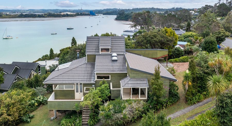  at 32 Brigantine Drive, Beach Haven, Auckland