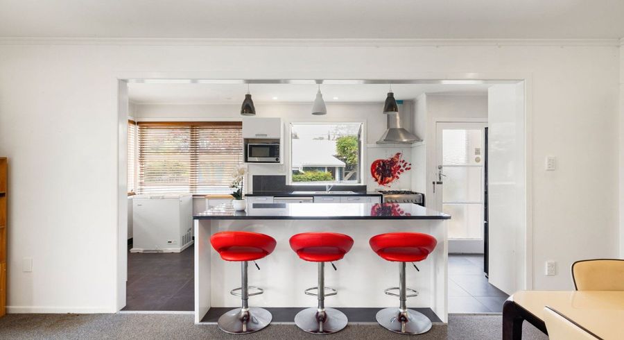  at 6 Parkdale Place, Glenview, Hamilton, Waikato