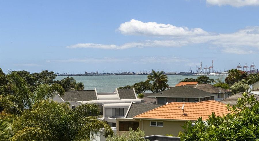  at 552 Otumoetai Road, Matua, Tauranga