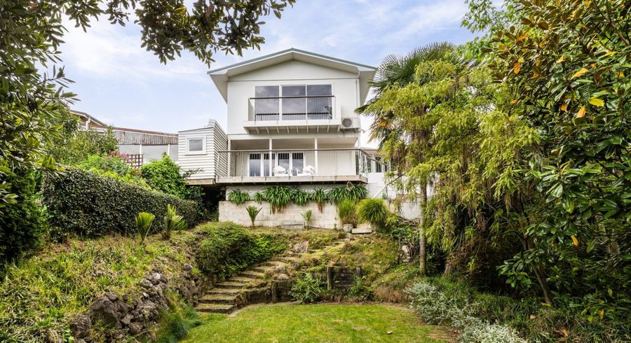  at 33 Simla Terrace, Hospital Hill, Napier, Hawke's Bay