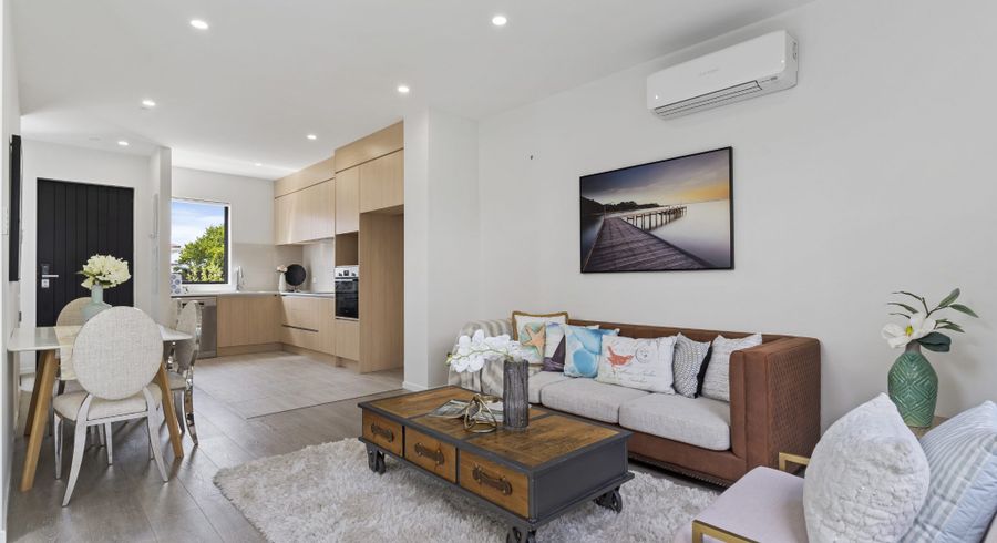  at 24C Lincoln Park Avenue, Massey, Auckland