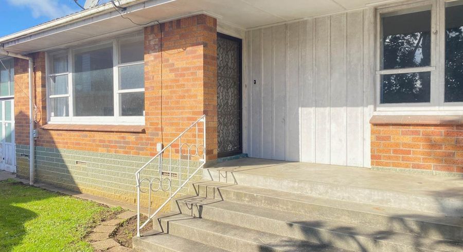  at 2/1 Churchill Avenue, Manurewa, Manukau City, Auckland