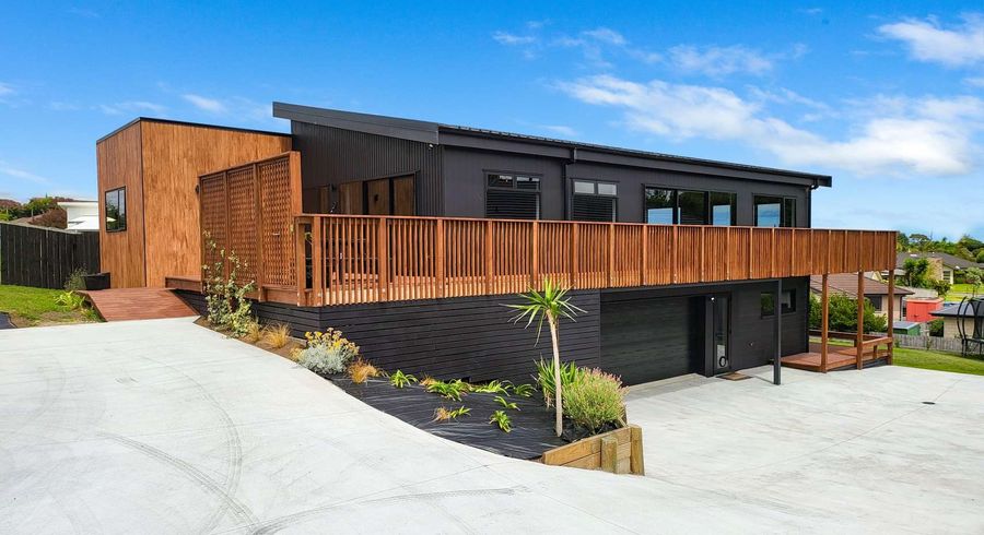  at 17 Lithgow Drive, Otamatea, Whanganui