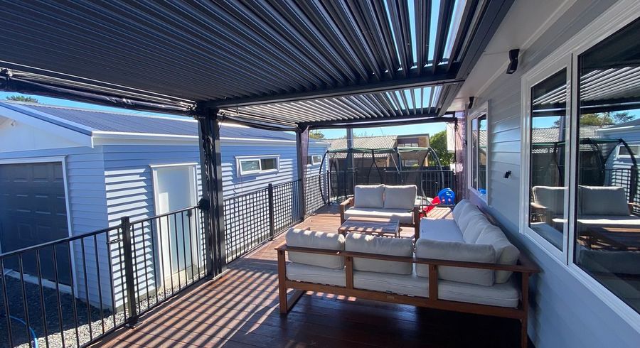  at 285 Royal Road, Massey, Auckland