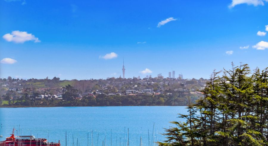  at 14 Icarus Place, Half Moon Bay, Auckland