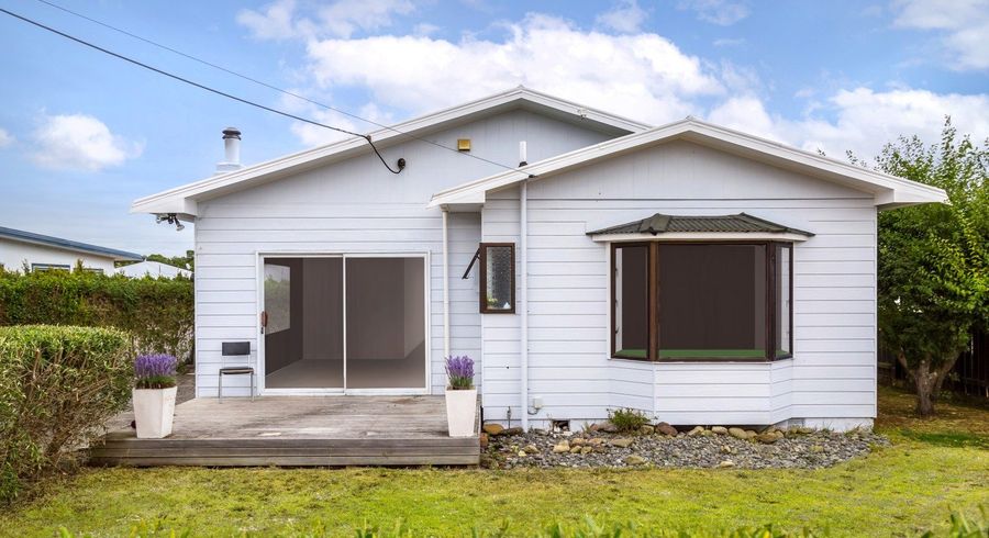  at 32 New York Street, Martinborough, Martinborough