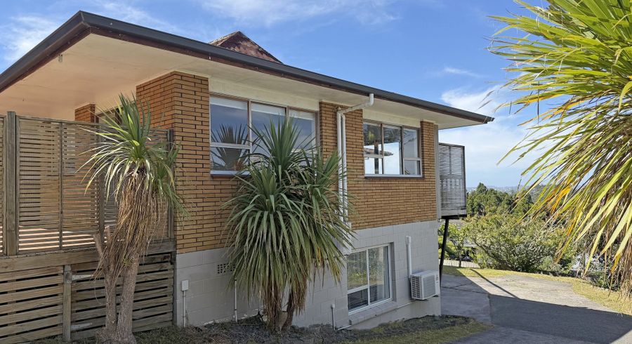  at 52 Chelsea View Drive, Chatswood, North Shore City, Auckland