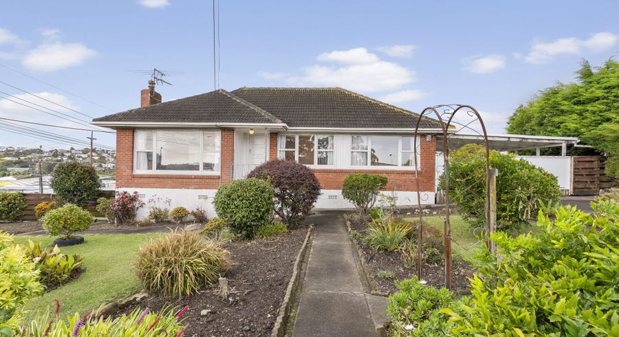  at 201 Chivalry Road, Glenfield, Auckland