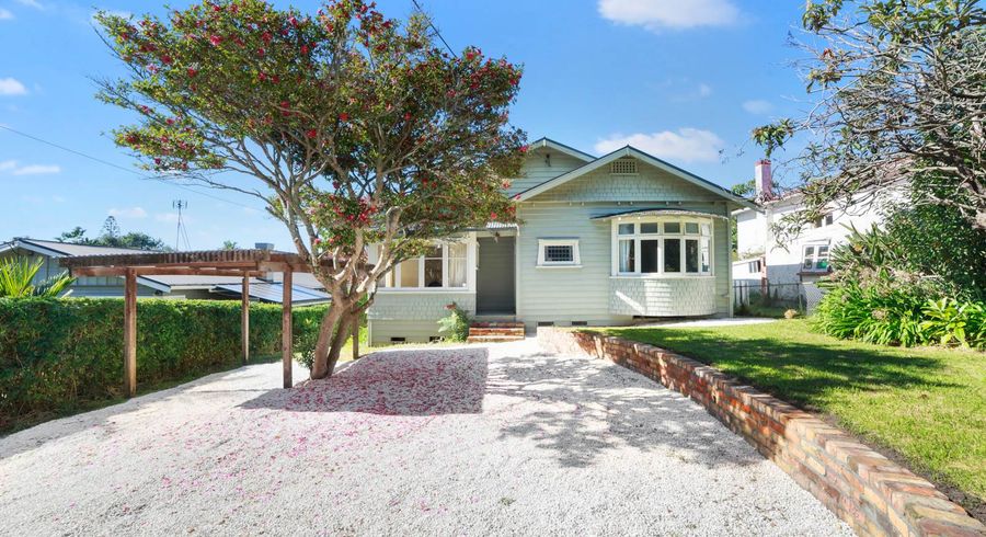  at 16 Lake Road, Devonport, Auckland