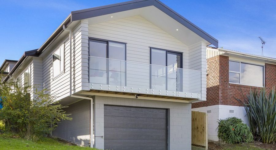  at 1B Mowbray Place, Sunnynook, Auckland