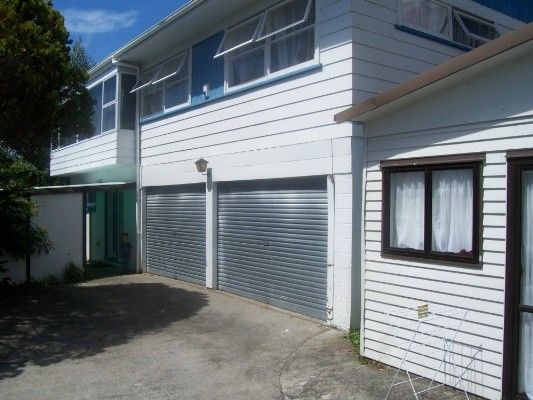  at 27 Rewarewa Road, Te Atatu Peninsula, Auckland